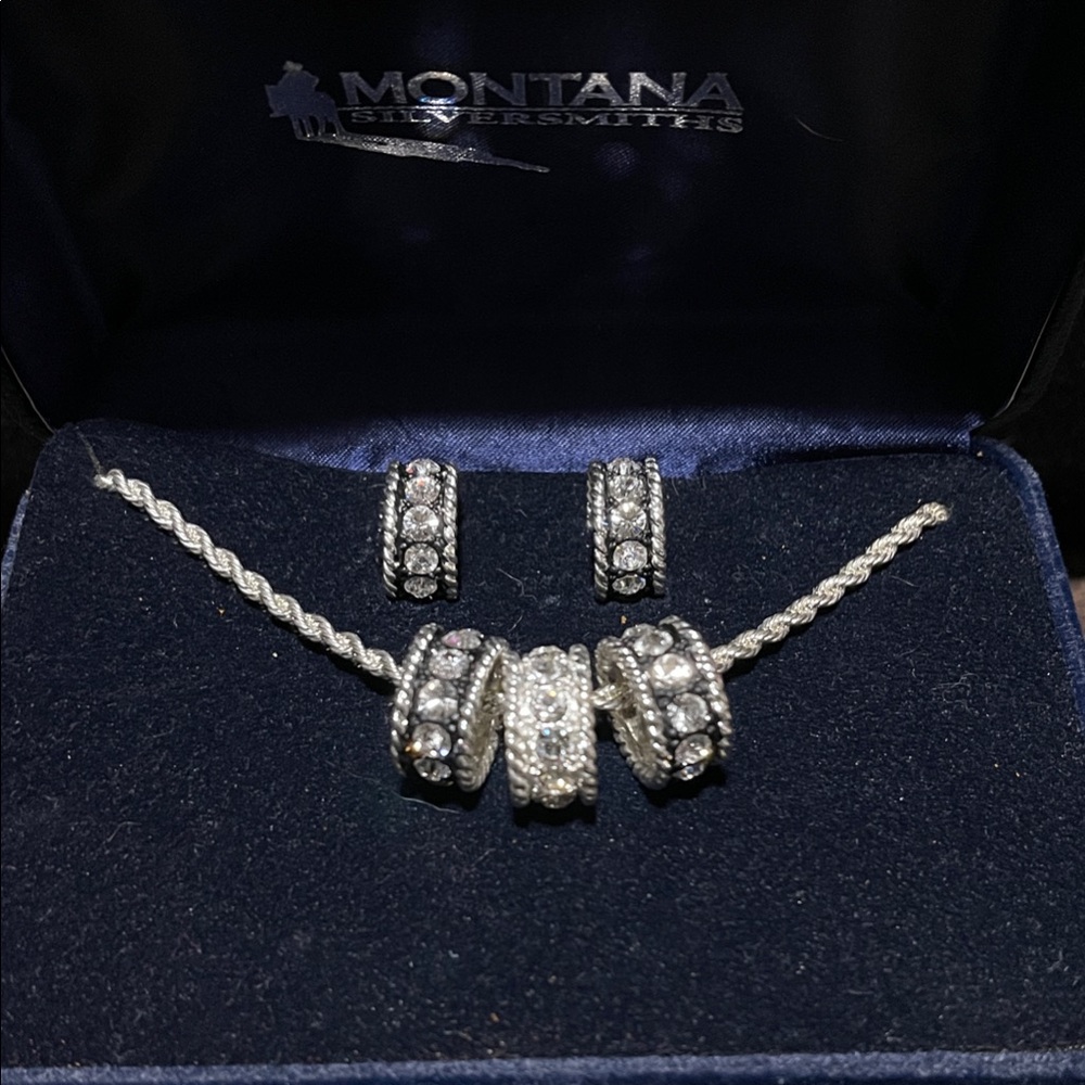 Montana Silversmiths Silver and Black Necklace Set